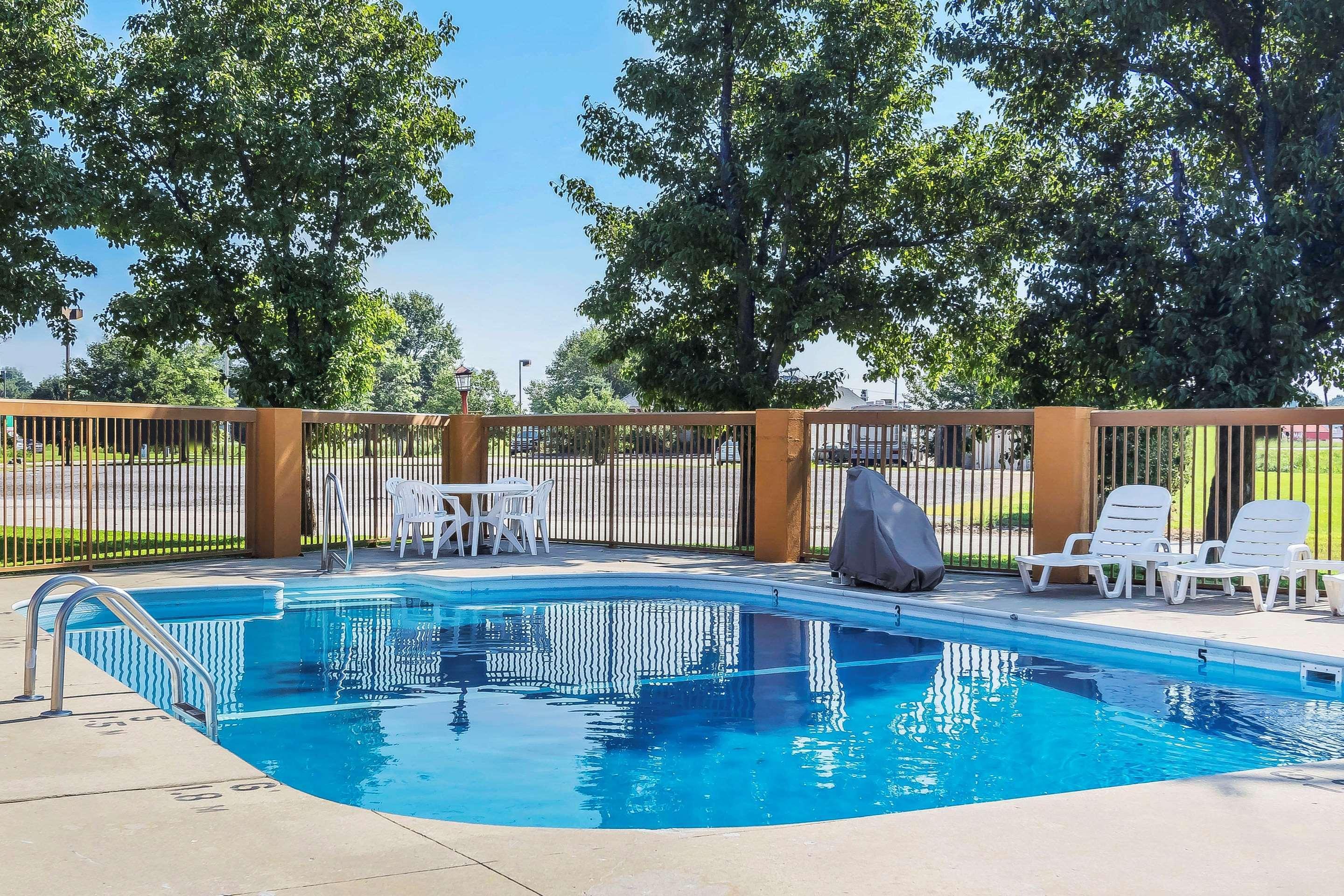 Quality Inn Charleston - Sikeston Екстер'єр фото