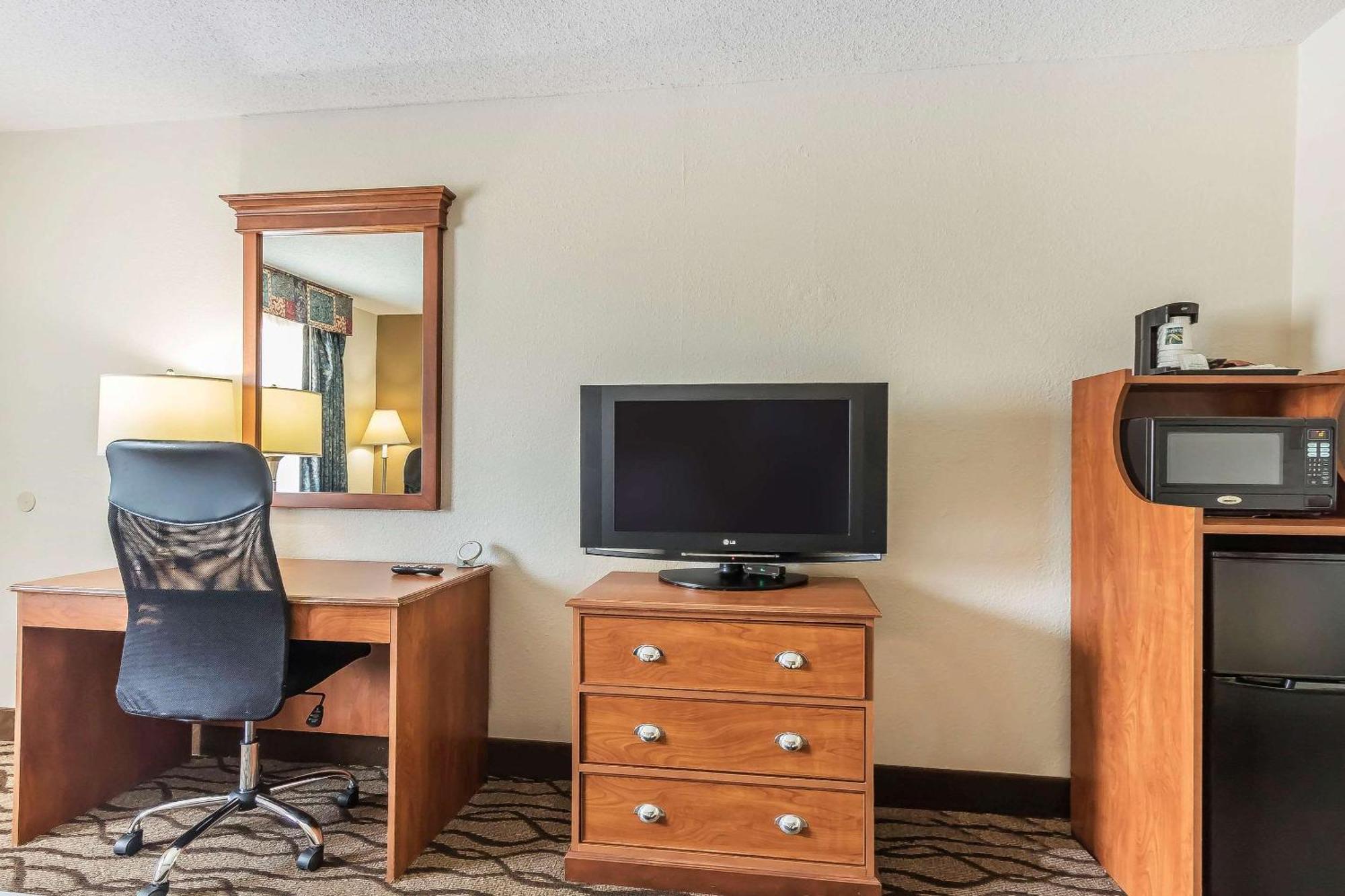 Quality Inn Charleston - Sikeston Екстер'єр фото