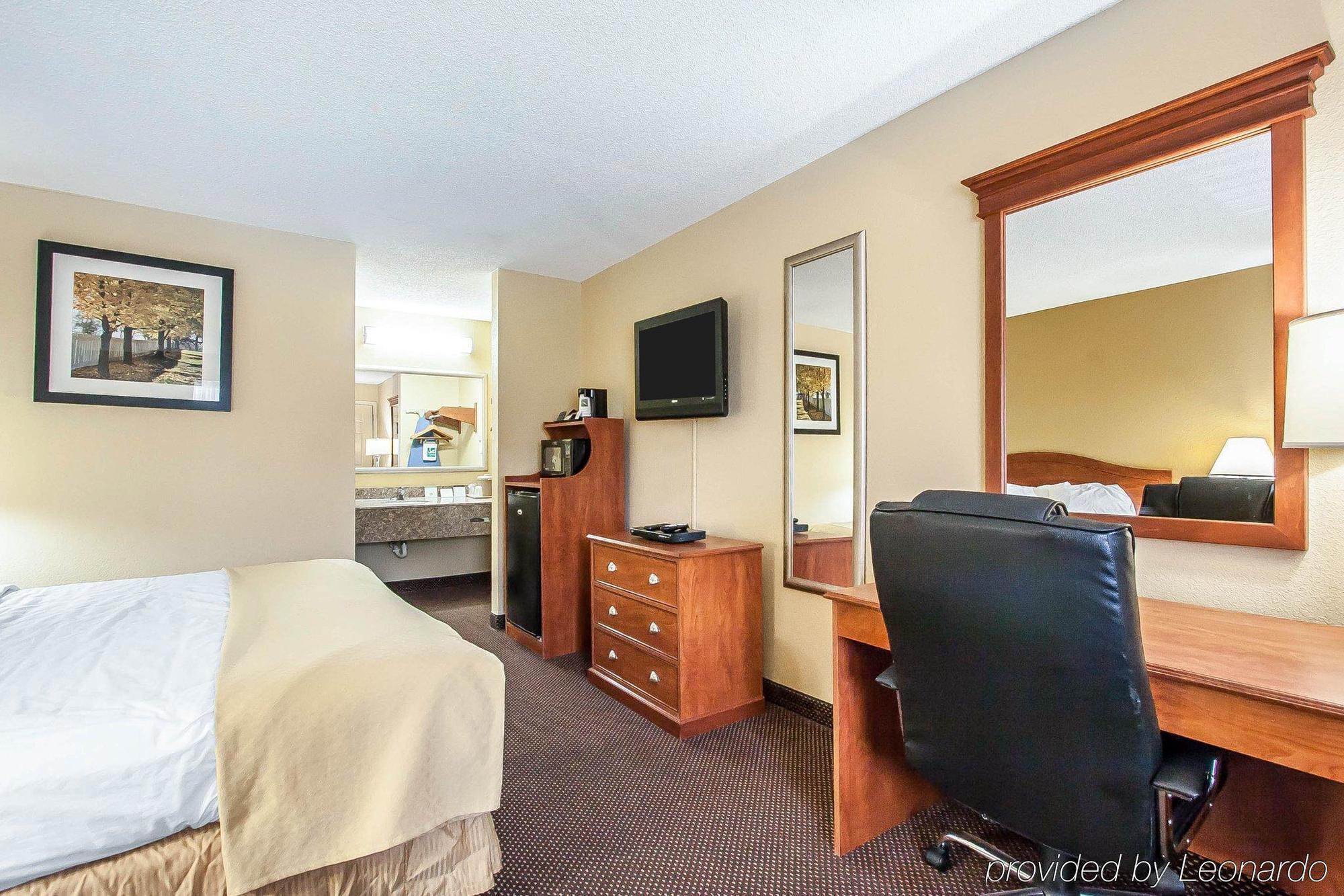 Quality Inn Charleston - Sikeston Екстер'єр фото