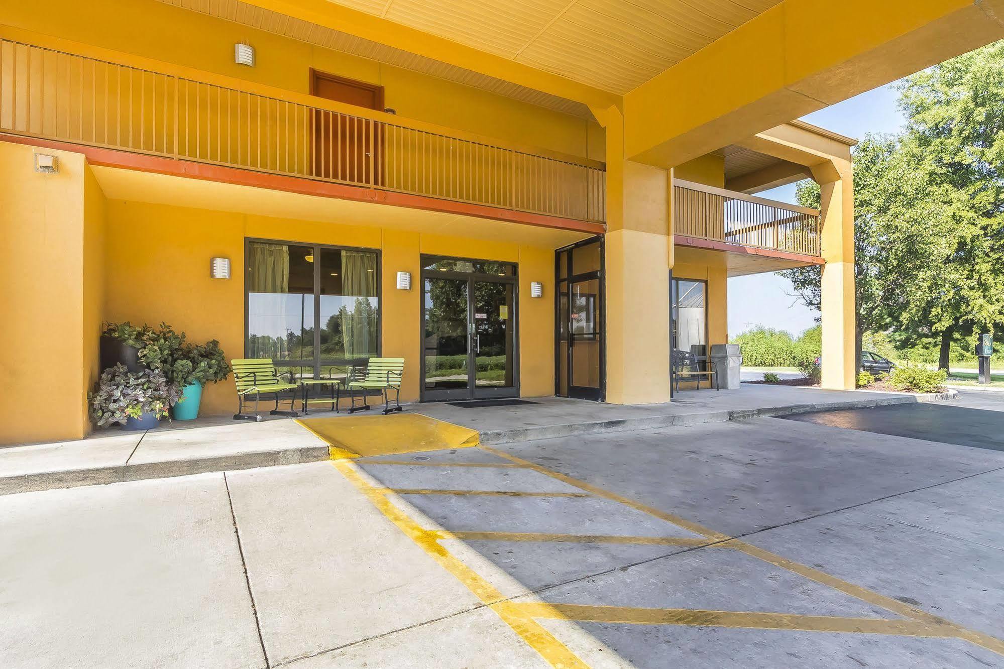 Quality Inn Charleston - Sikeston Екстер'єр фото